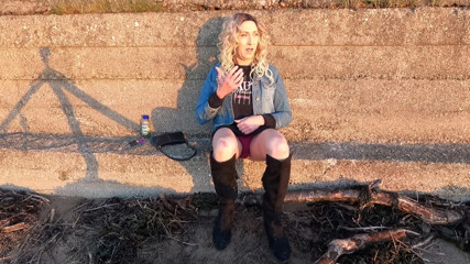 The Midnight Minx: Beach walk revisit