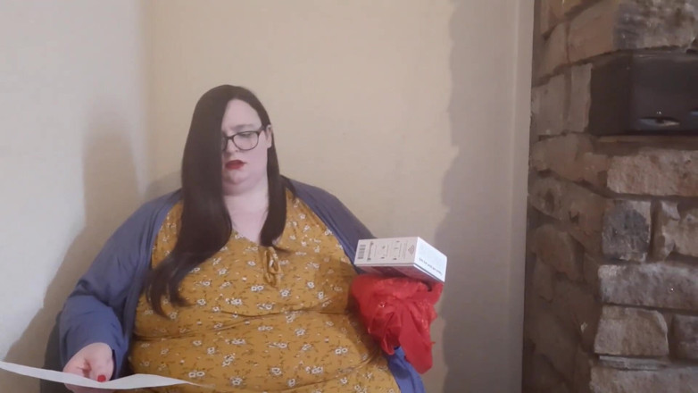 SSBBWLadyBrads: SSBBW von chef im büro zum orgasmus gedemütigt