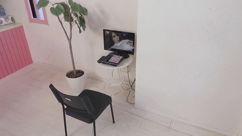 Caribbeancom: 大奶子日本小妞在试镜时被干