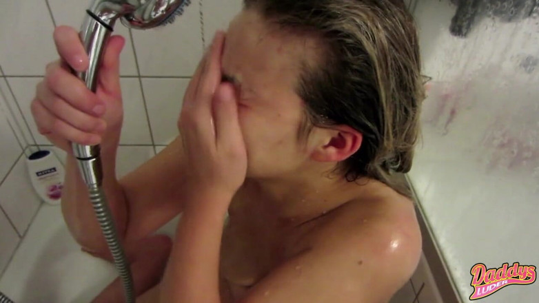 Daddys Luder: Pela primeira vez, gozada totalmente na minha cara