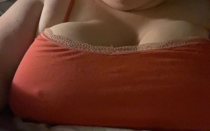 Real homemade BBW BBC porn: 摩擦挤压我的大胸部粉丝请求