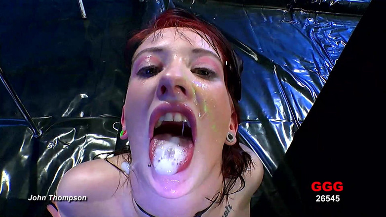 CASTING GIRLS want to FUCK: GGG ジョン・トンプソン - 赤毛の美女リンダ・ラッシュ、初めての乱交セックスを楽しむ