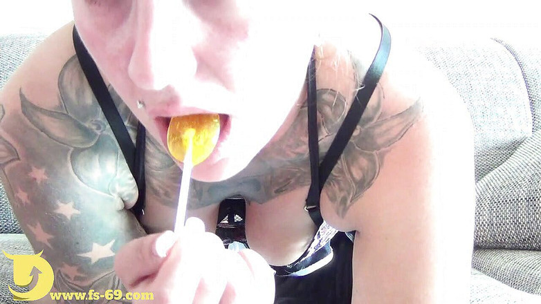 Sinika Skara: 棒棒糖还是假阳具？