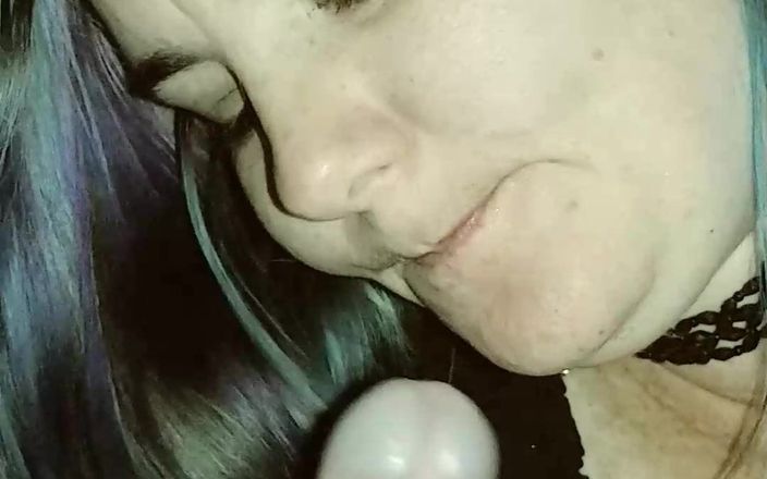 Ashley Ace pornstar: Ashley Ace houdt van de smaak van sperma