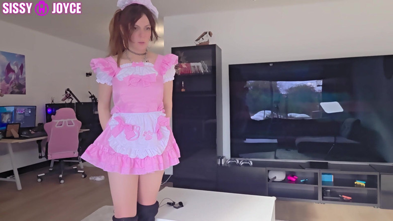 Sissy Joyce: Sissy Fucks Herself