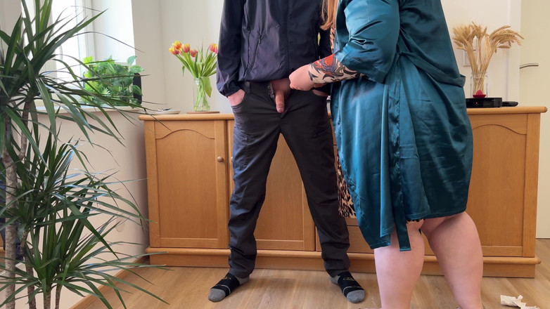 OurFetishLife: Sexy ranní šťáva od vaší milované tchyně