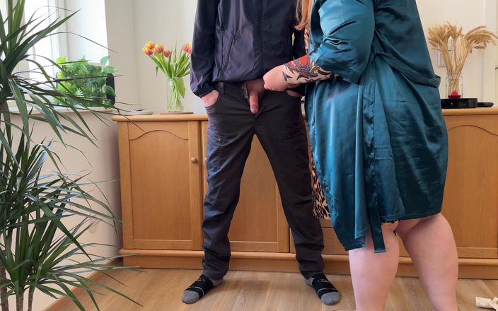 OurFetishLife: Sexy ranní šťáva od vaší milované tchyně