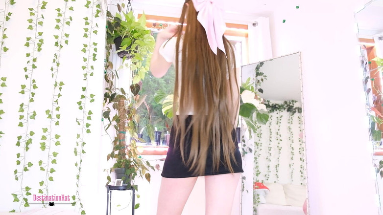 Destination Kat: Striptýz pro pozornost