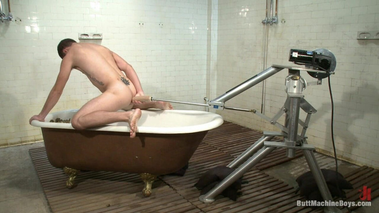 KINK men: Krist Cummings pod prysznicem