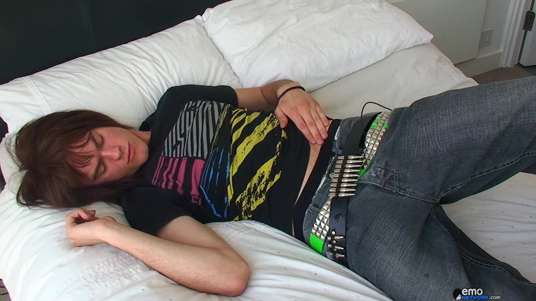 Homo Emo: Emo Twink Kristian Strokes His Thick 8 Inches