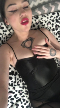 Hot Pussy First Opens Her Mouth, Then Puts a Hole for a Dick!