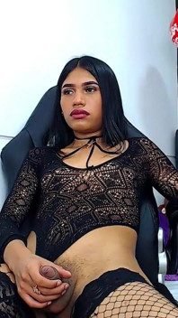 İki Trans Kızla Zevkte Kendimi Kaybetmek Ve Bir Duygu Dünyası