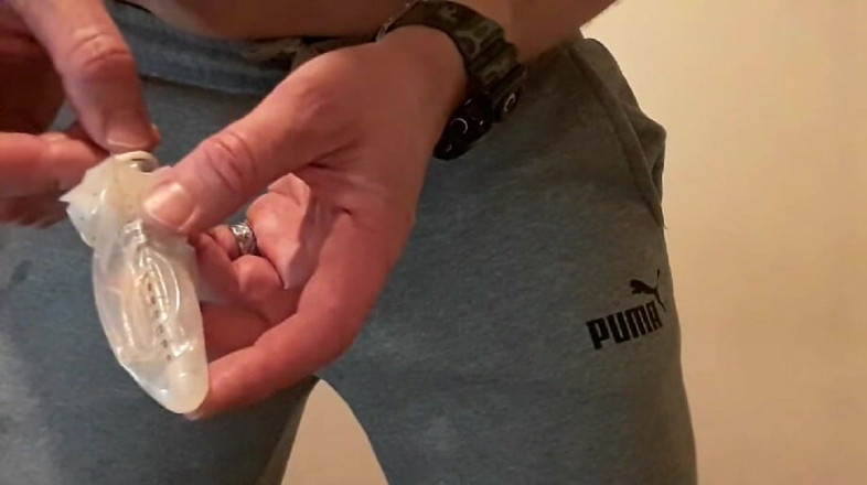 DumbChav: J’ai trouvé ce préservatif usagé dans un parc - je l’ai...