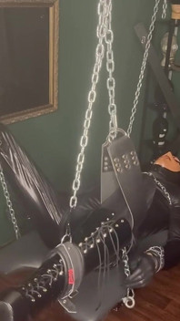Hanna Engels - Ticklish Wank Session - Část 1