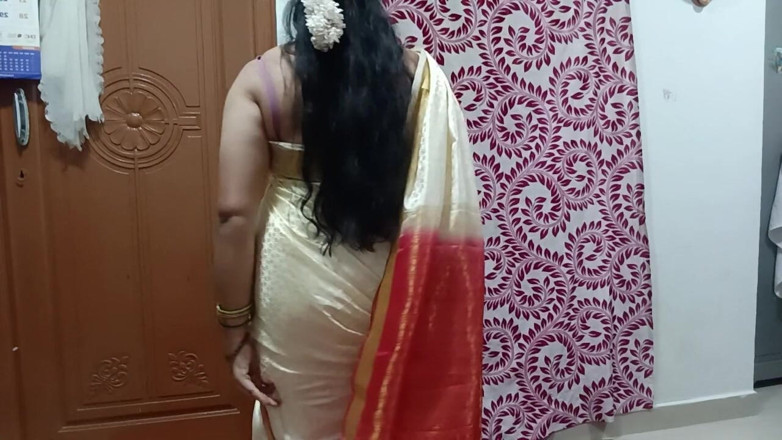 Muruga: 德西阿姨与丈夫发生性关系