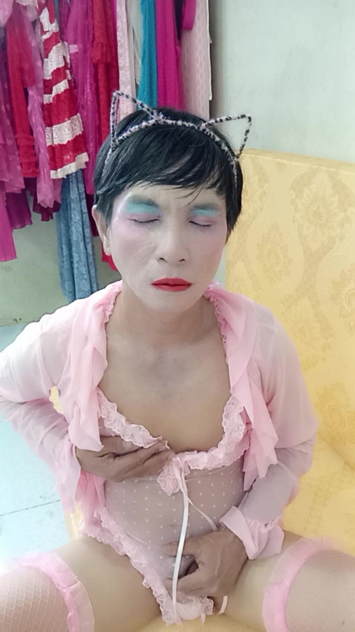 nguyen dang thien tri: Transgender Memakai Pakaian Dalam Seksi Lucah Berkongkek – Keseronokan Zakar