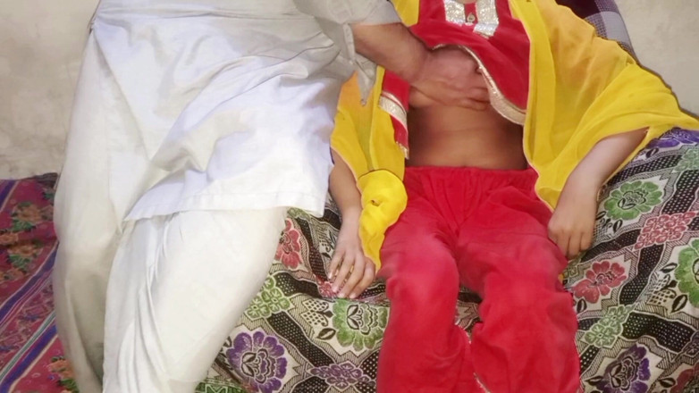 Small Baby: Desi maal ko ghar pe Bulakar choda uomini a pecorina