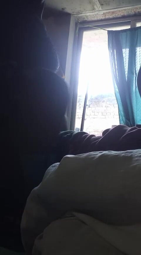 Auntixxx69: Ciocia pociera swoją cipkę po zobaczeniu mojego penisa, a następnie...