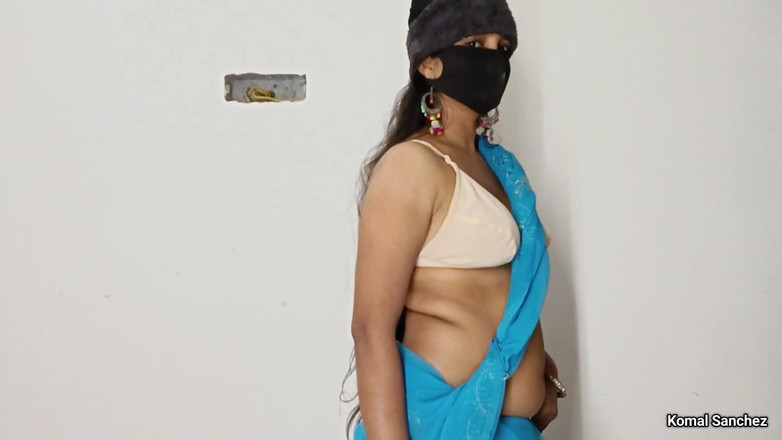 Hot_girl: Hete meid Komal Sanchez nieuwe saree-look