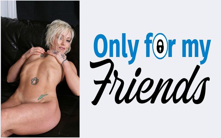Only for my Friends: De eerste porno van een grote slet met sexy tatoeages...