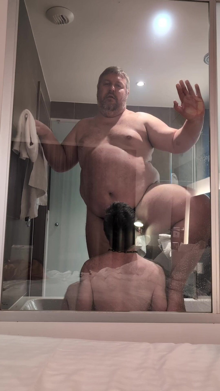 Mart_the_cat: Nevlastní otec mě šuká v koupelně