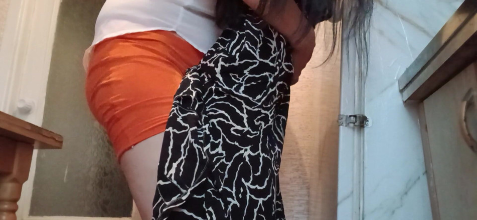 Lesbian-candys: Byl jsem rychle ošukaný mým domme milf šéfem ve sdílené kancelářské...