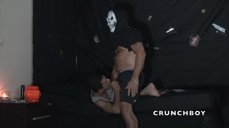 Jess Royan XXX: रंडी लैटिनो की हैलोवीन के लिए जेस द्वारा बिना कंडोम चुदाई