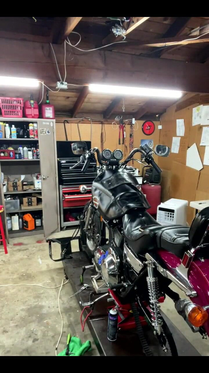 Hosanna Joy: Lunch Farts &amp; Farts in My Motorcycle Shop