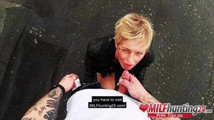 MILF Hunter 24: Pemburu MILF tulang MILF kurus di bangunan pejabat terbiar
