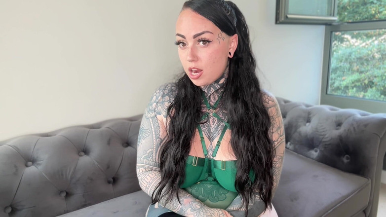 Miss Valentina: Fantasi melampau