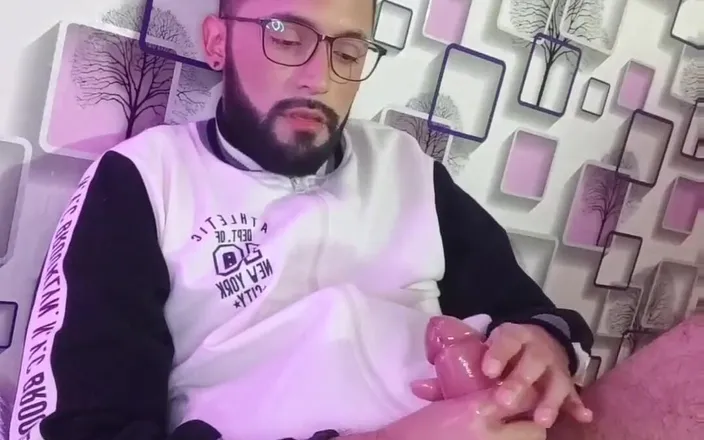 Camilo Brown: Massaging my cock with oil until I shoot a nice...