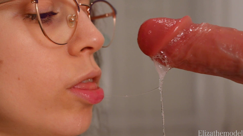 ElizaTheModel: Zungenjob nahaufnahme