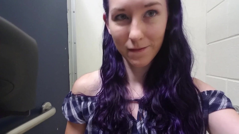 Brooke Dillinger: V350 Publiczne flashowanie i jebanie dildo