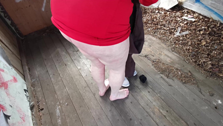 Bouncy Tits Action: Küçük beyaz göğüslerini cezalandıralım