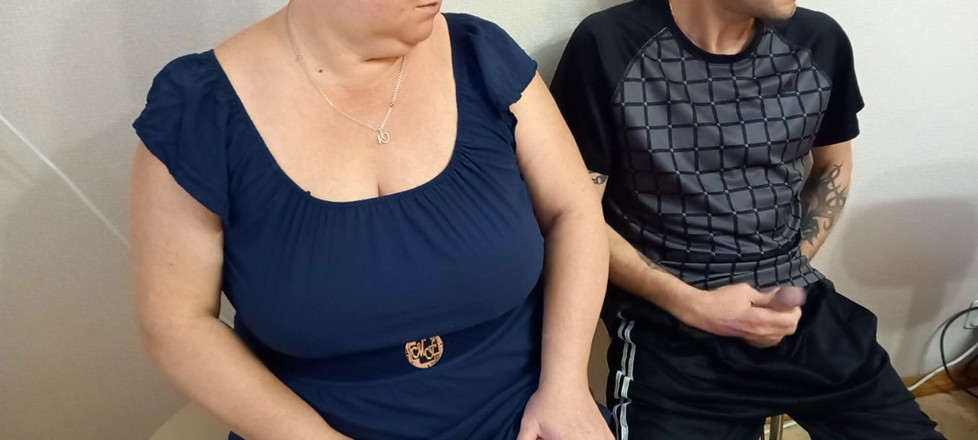 Zona901: She jerks off my cock and helps me finish