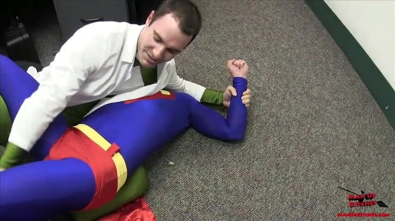 ManUpFilms: Superman bị hành hạ