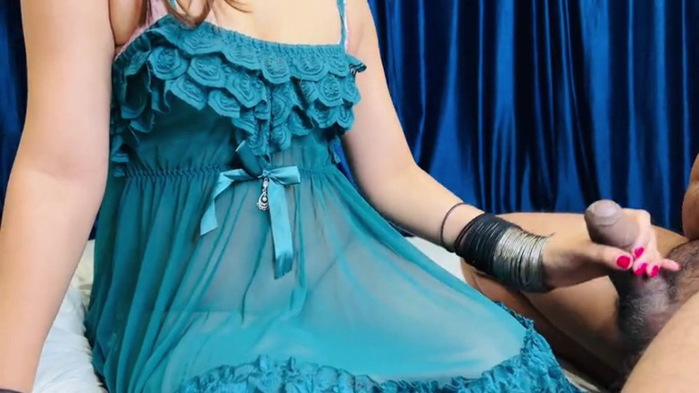 Nisha bhabhi ki chudai: 若いインド人妻が夫の前でデヴァールとファック