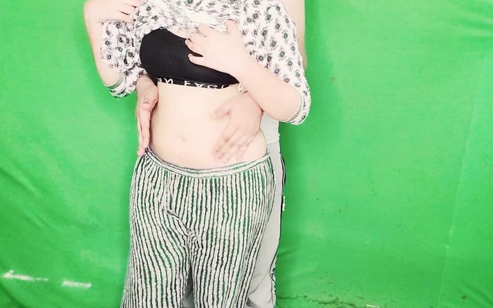 Vicky with Riya: Gadis india lagi asik ngusap perut dan tubuhnya 17