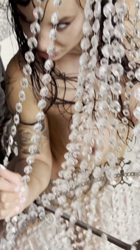 Sexy Monika Fox Nackt Mit Kronleuchtern!