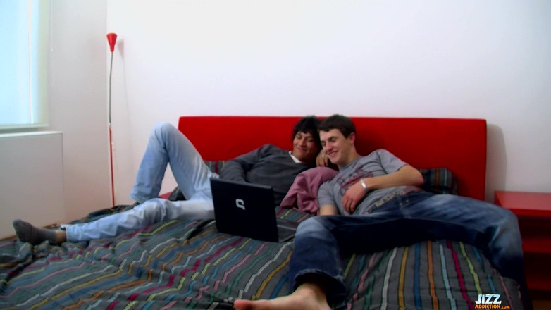 Jizz Addiction: Euro twink fuck sandwich