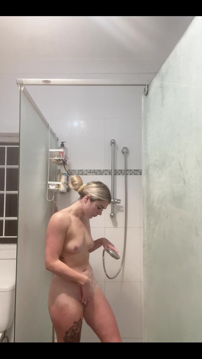 aus_queen: Ven a venir a venir a mí en la ducha