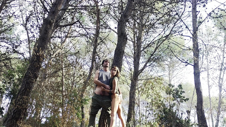 Magia Rosa: Walking with Cum in the Park
