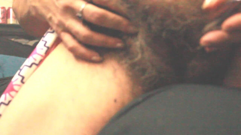 Haydee Rodriguez: Chlupatá kundička Se setkává se zlatým robertkem