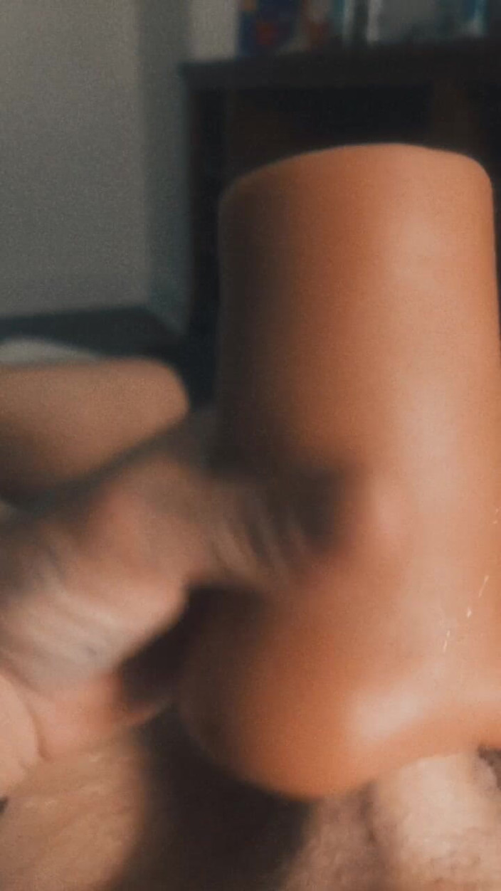 BklueDr3ams: 8인치를 모두 따먹는 포켓 보지