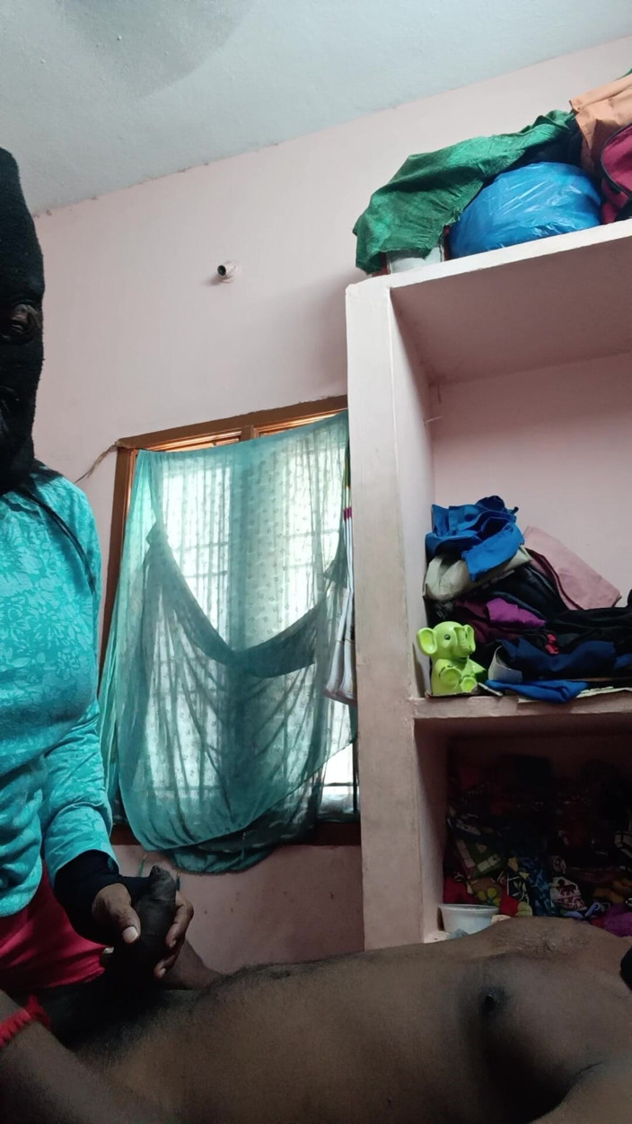 Reshmahotever: Sesso con una donna che si stringe le mani