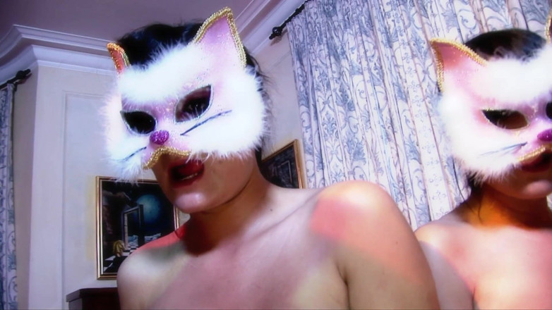 Miami Reality: Dua awek yang suka bermain dalam pakaian kucing mengongkek dua...