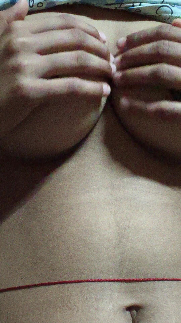 Moma: Video gợi cảm