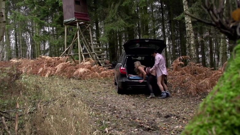 Real Porn Amateur: Big boobs MILF gets smashed outdoor