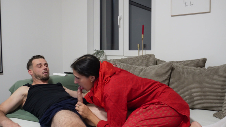 W33D PORN: La Ragazza Musulmana Ha Bisogno Di Zucchero per Il Suo...