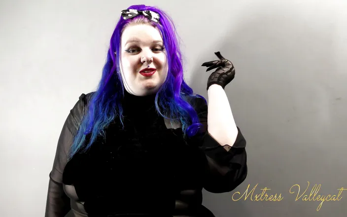 Mxtress Valleycat: Sucking the life out of you